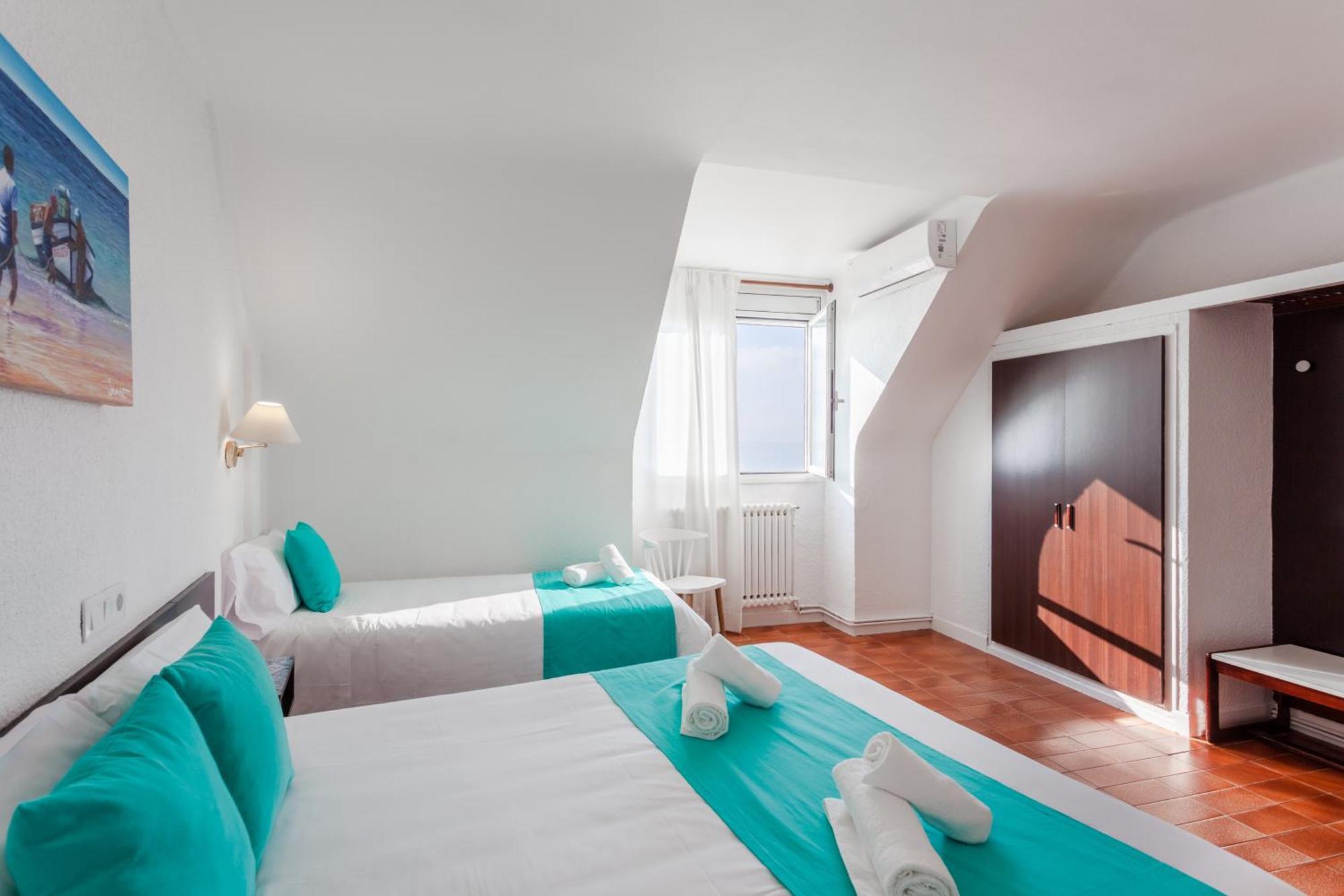Checkin Torredembarra Hotel Ngoại thất bức ảnh